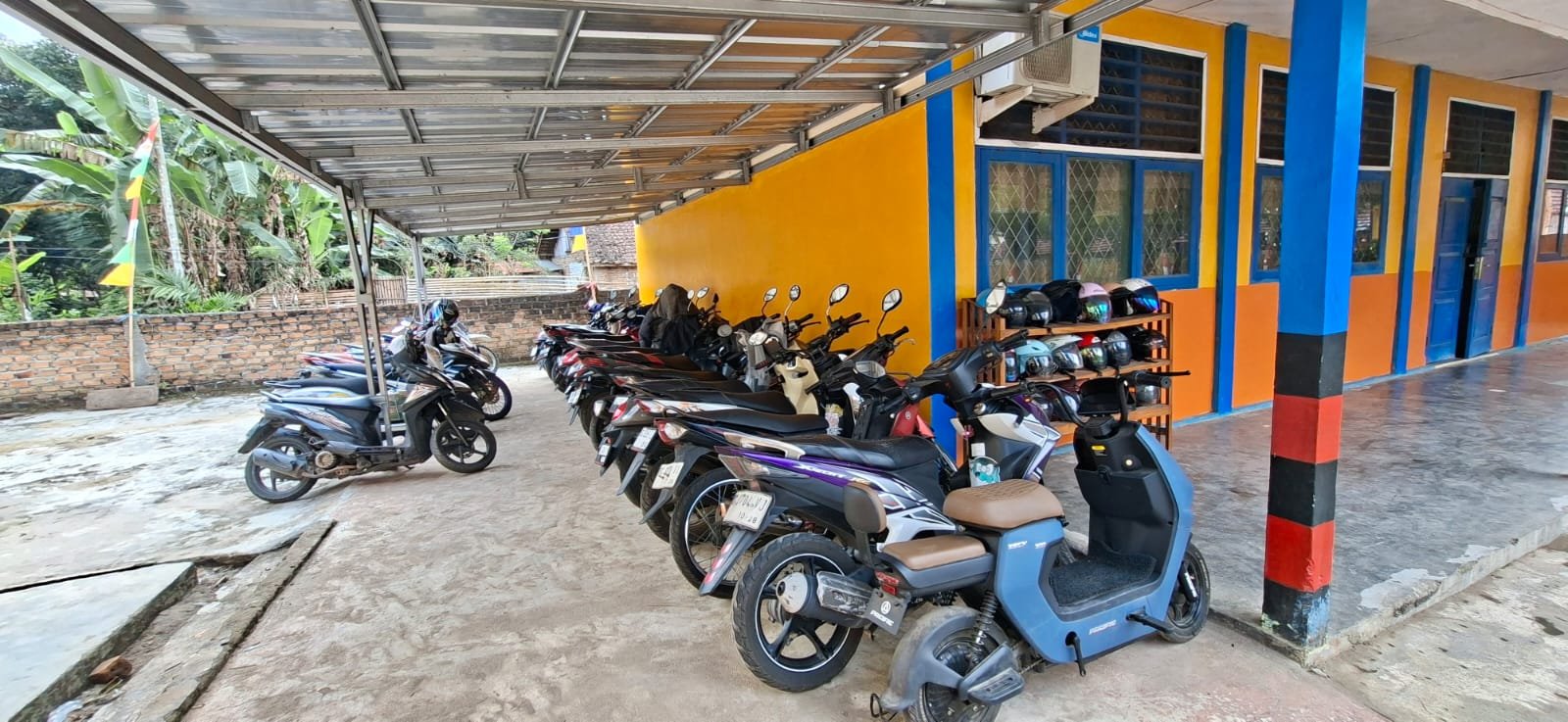 Area Parkir Kendaraan