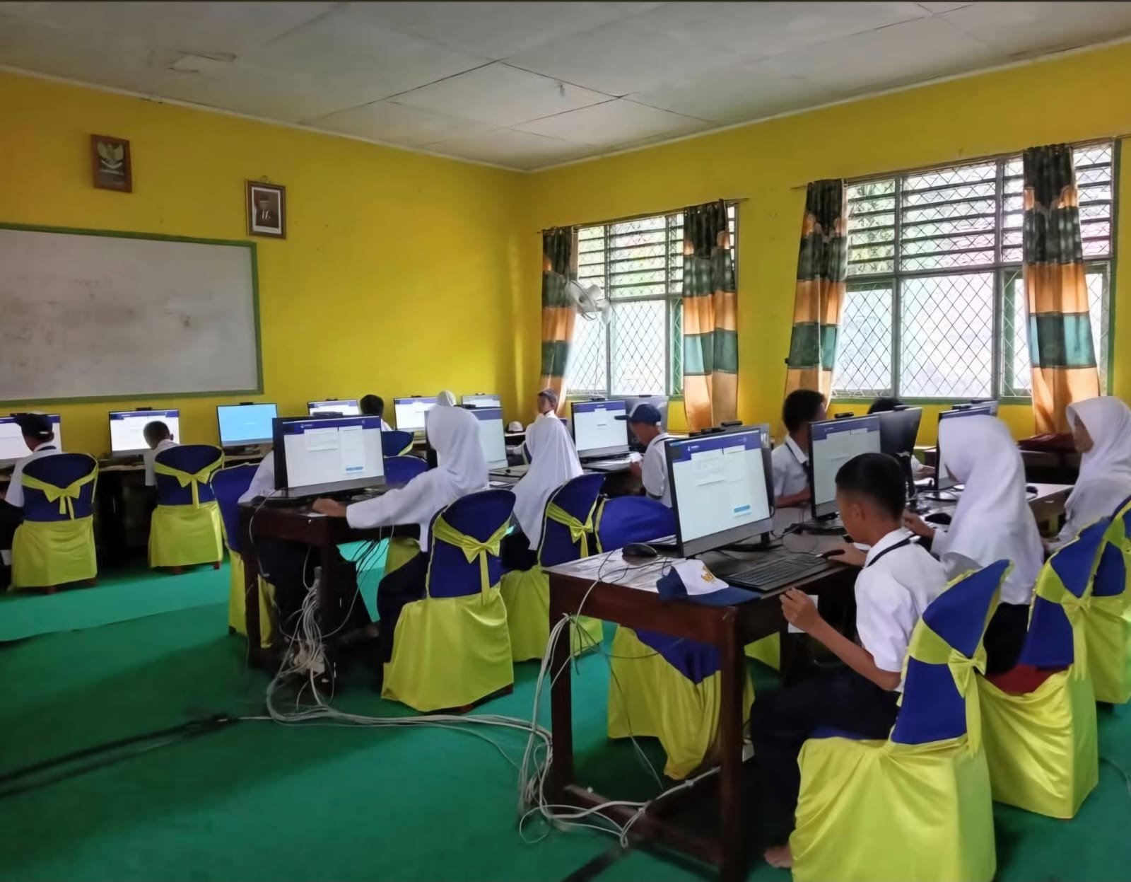 Laboratorium Komputer & TIK
